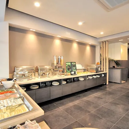Aparthotel Astron &