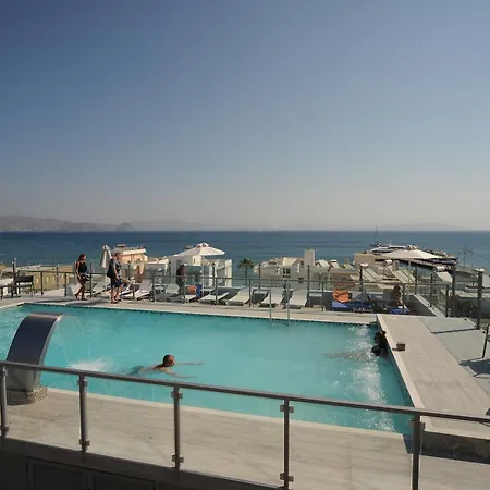 Aparthotel Astron & 3*