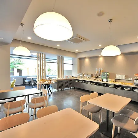 Astron Suites&apartments Cos